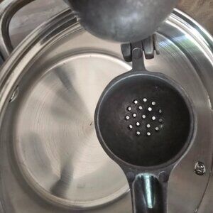 Heavy-Duty Metal Lemon Squeezer  Manual Citrus Juicer Press